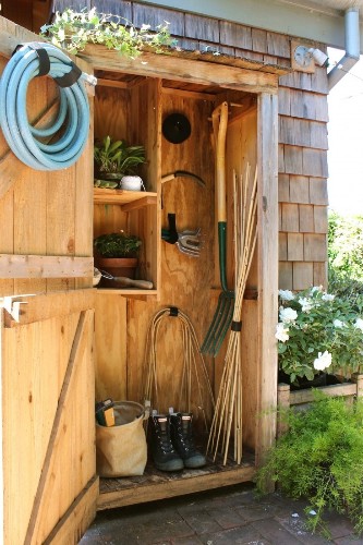 Hardscaping 101: Garden Sheds