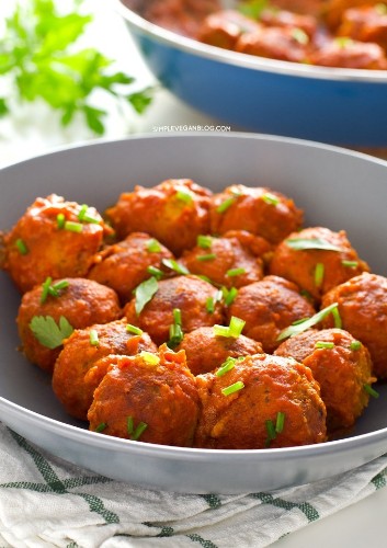 9 Vegetarian Meatball Recipes Because Vegballs Should Be a Thing