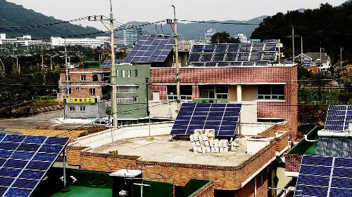 Is Rooftop Solar Finally Good Enough to Disrupt the Grid?