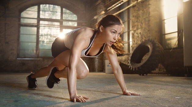 Mountain Climbers Are The Full Body Exercise You Can Do Anywhere