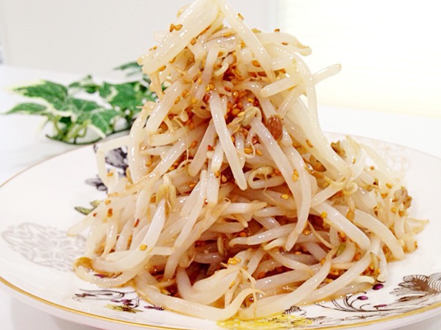 レンジで2分!「ヤミツキもやし」で夏の出費を節約しよう