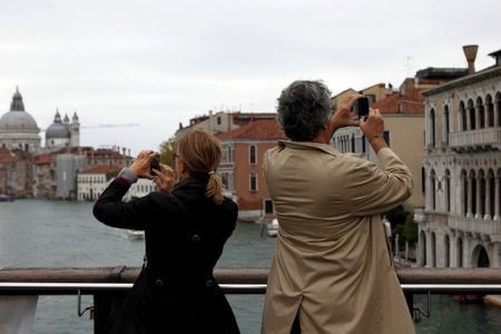 How to Take Amazing Vacation Photos With Your Phone