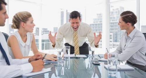 7 Ways Managers Motivate And Demotivate Employees