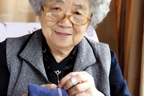 Elder Orphans: Step One in the Aging-Alone Plan, learn the stages