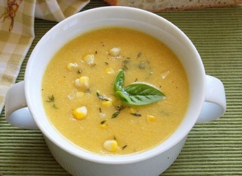 8 Slimming Soups for Swimsuit Season