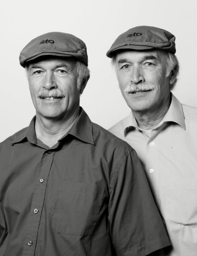 'I'm Not A Lookalike' Project Showcases Strangers Who Look Like Twins (PHOTOS)