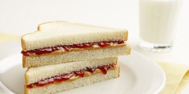 Professionals' Tips on Pairing Alcoholic Drinks With Twinkies, Oreos, Spaghetti-Os & More