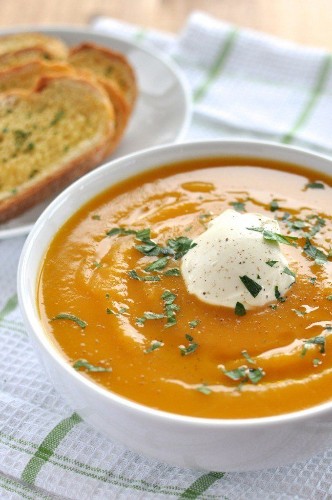 This 15-Minute Pumpkin Soup Recipe Is A Dinnertime Hero | HuffPost Life