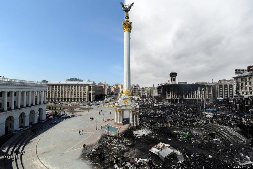 This Before-And-After Photo Of Independence Square Tells You Everything You Need To Know About Ukraine