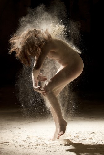 Photos Of Nude Dancers Show A Very Different Side Of The Human Body (NSFW)