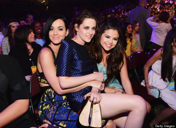 Katy Perry, Selena Gomez & Kristen Stewart Hang Out At The Kids' Choice Awards (PHOTOS)