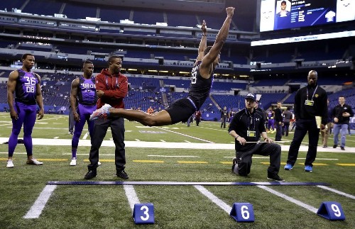 UConn CB Byron Jones beats broad jump world record at NFL combine
