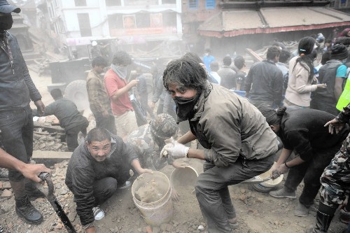 Katmandu's poorly constructed buildings worsen quake outcome - Los Angeles Times