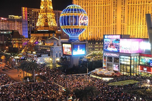 Everyone loves Vegas: It's U.S. travelers' top pick, a survey says - Los Angeles Times
