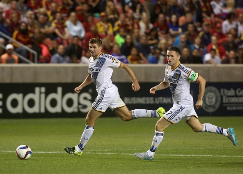 Galaxy beats FC Dallas, 3-2, to end drought