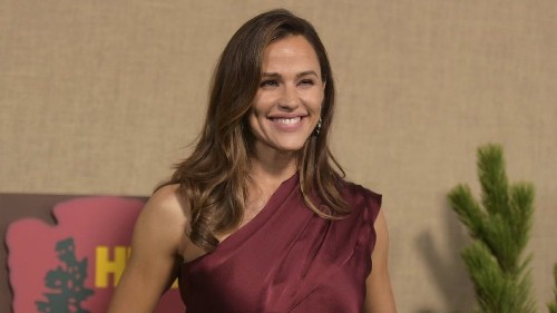 Jennifer Garner goes from 'band-geek chic' to People's most beautiful