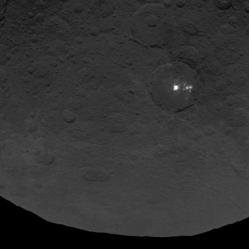 NASA spies strange lone 'pyramid' on dwarf planet Ceres