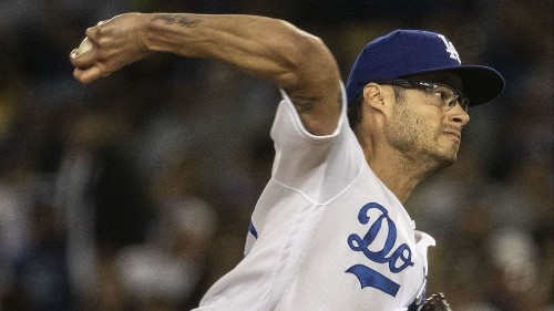 Dodgers' Joe Kelly is booed at Dodger Stadium after blowing another lead in 4-2 loss to Giants