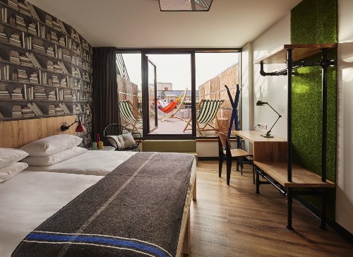 This is a hostel? Generator opens its newest location in Paris - Los Angeles Times