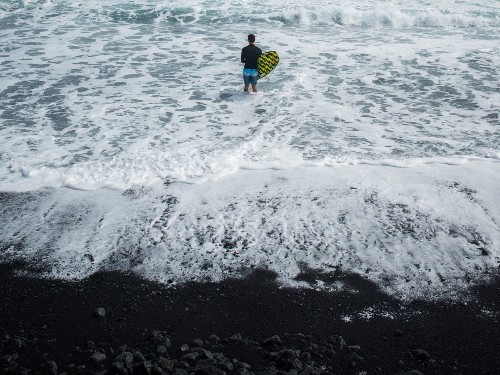 From destruction, creation: A new black sand beach is born on the island of Hawaii - Los Angeles Times