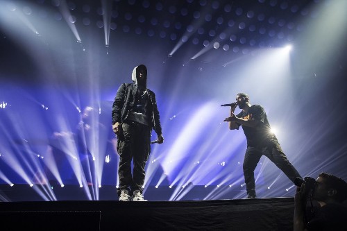 Rap 'feud' between Drake and Eminem shut down by joint Detroit appearance - Los Angeles Times