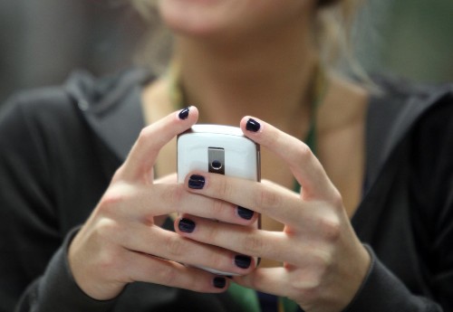 This teacher learned to stop fighting cellphones in the classroom - Los Angeles Times