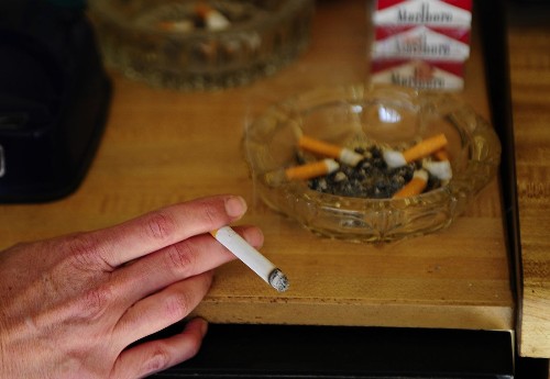 If you're having trouble quitting smoking, maybe you can blame your DNA - Los Angeles Times