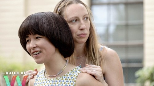 'PEN15' is a hilariously painful reminder that middle school mattered