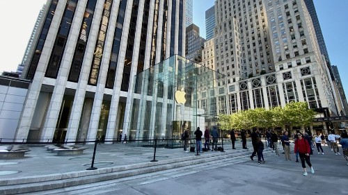 Why the Apple Fifth Avenue cube is more than just an interior design revamp