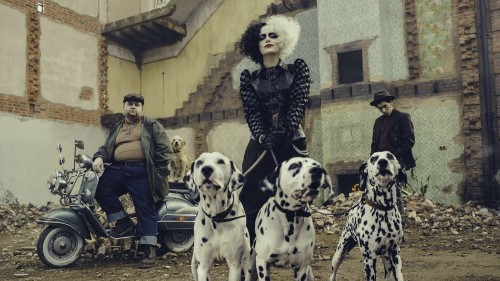 Incredible first look at Emma Stone as Cruella de Vil debuts at D23