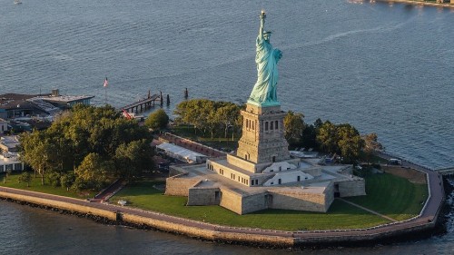 Judge trying the Statue of Liberty climber wants to make the climb too