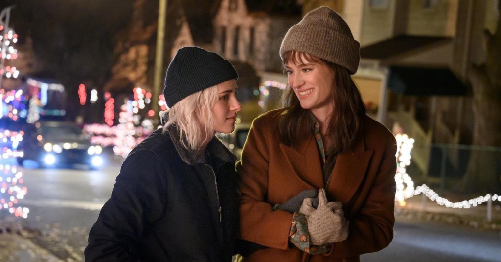 Watch: Kristen Stewart & Mackenzie Davis Test Their Movie Couple Knowledge