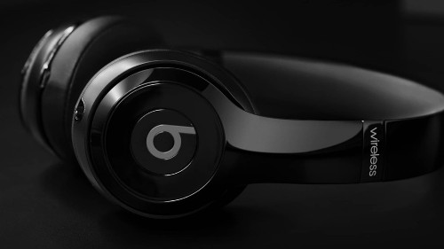 Beats Solo3 wireless headphones are available for just £175 in a range of colours
