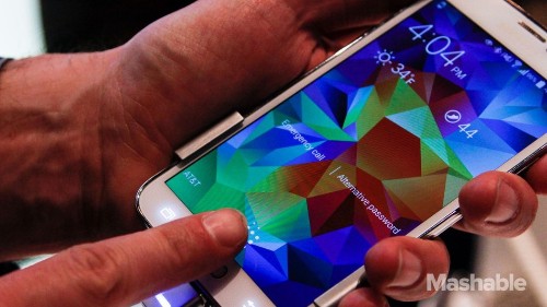 A Fingerprint Can Unlock All Your Passwords on the Samsung Galaxy 5