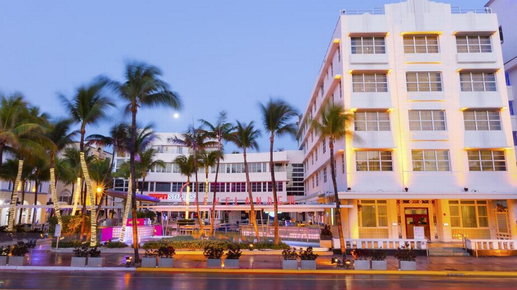 Put on your thong and brunch by the pool: The Clevelander in Miami Beach is reopening