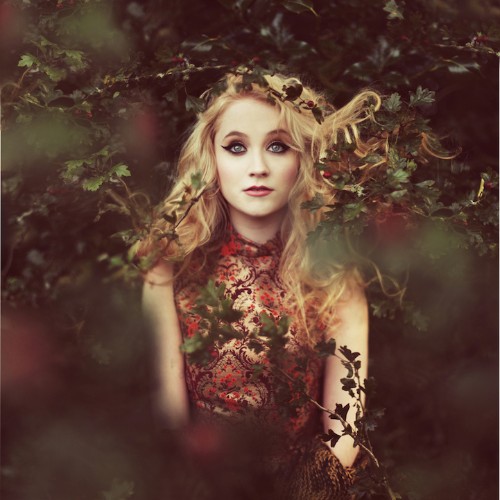 Expressive Portraits by Rosie Hardy Venture into the Stunning Realm of Fantasy