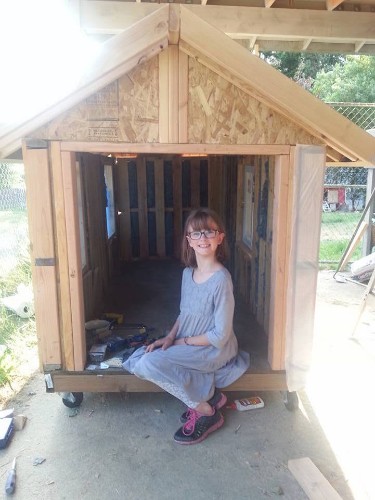 9-Year-Old Activist Spends Her Free Time Building Small Shelters for the Homeless