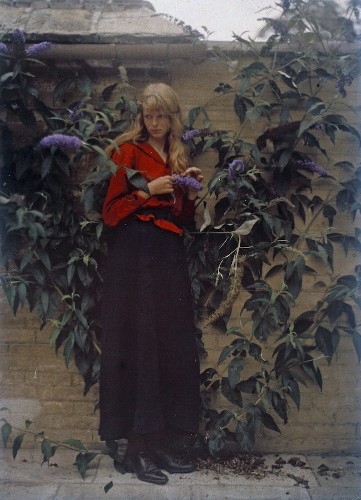 Beautifully Vivid Portraits from the Early Days of Color Photography in 1913