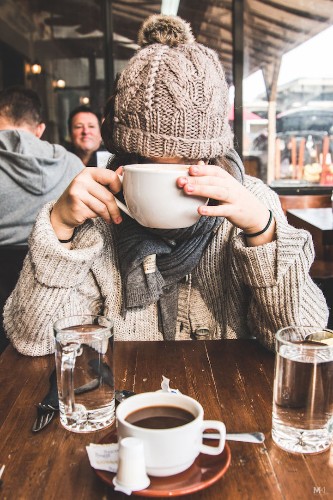 Photographer Documents the Amusing Ways His Girlfriend Tries to Hide from the Camera