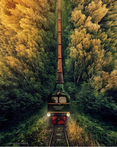 Stunning Photos of Trains Roaring Through Picturesque Landscapes