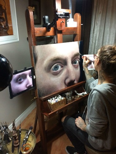 Married Painters Express Raw Emotions through Life-Size Hyperrealistic Paintings