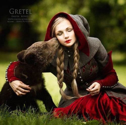 Enchanting Portraits of Fairytale Scenes Featuring Wild Animals