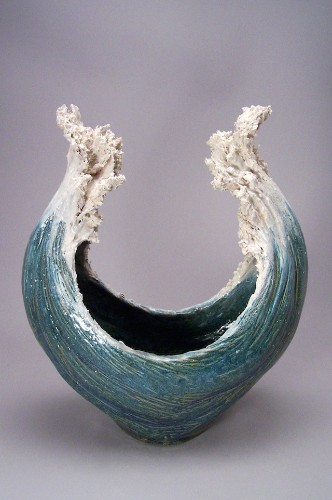 Ocean-Inspired Ceramic Sculptures Resemble Cresting Waves