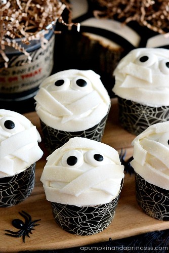 21 Creative Halloween Treats You Can Make Yourself