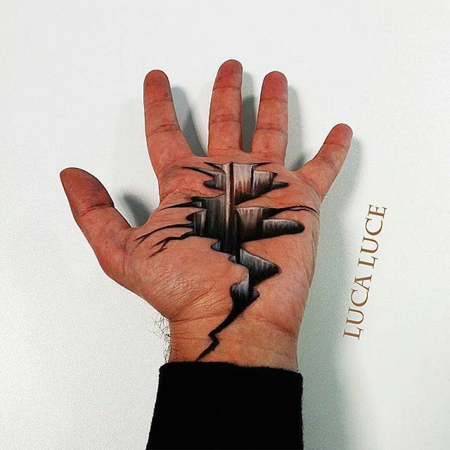 Artist Creates Mind-Bending Optical Illusions on the Palm of His Hand