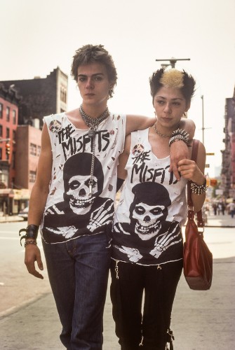 Striking Street Photos Document the Vibrant Culture of NYC in the ’70s and ’80s