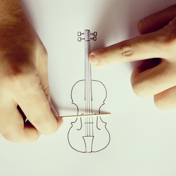 Ordinary Objects Cleverly Interact With Simple Line Drawings