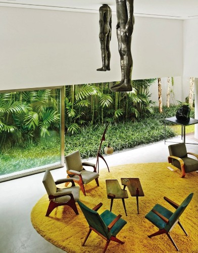 Stunning Artistic Home Features Floating Staircase