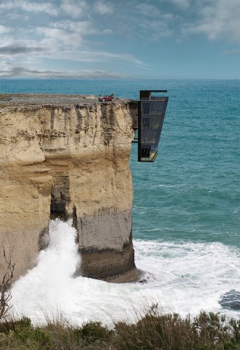 Modular House Design Concept Clings to the Side of a Cliff