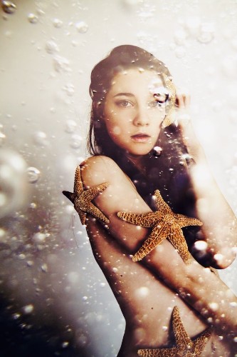 Creatively Surreal Portraits by 21-Year-Old Audrey Simper